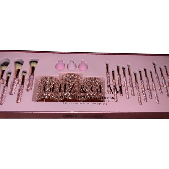 Glitz & Glam Sparkling Pink Makeup Brush Set 25 Piece - NEW - Picture 3 of 3